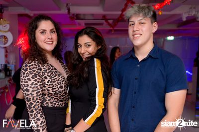 It's a Red Xmas Party at Favela  — photo 60