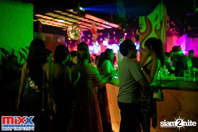 MiXX Bangkok Christmas Festival 2018 — photo 113