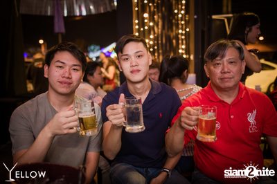 ป็อป ปองกูล ที่ เยลโล่ บาร์ — photo 14