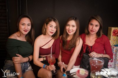 ป็อป ปองกูล ที่ เยลโล่ บาร์ — photo 18
