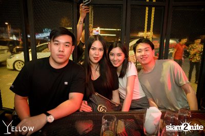 ป็อป ปองกูล ที่ เยลโล่ บาร์ — photo 54