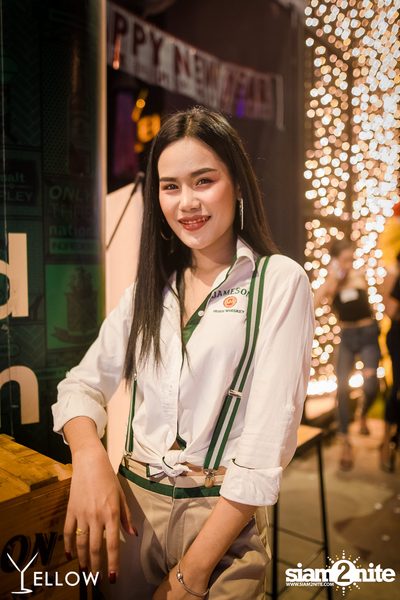 ป็อป ปองกูล ที่ เยลโล่ บาร์ — photo 68