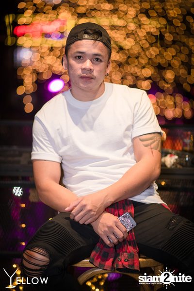 ป็อป ปองกูล ที่ เยลโล่ บาร์ — photo 124