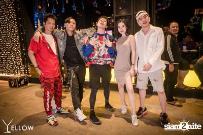 ป็อป ปองกูล ที่ เยลโล่ บาร์ — photo 141