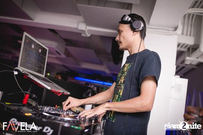 Friday Night at Favela Thonglor — photo 34