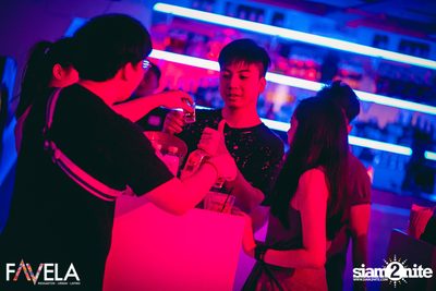 Friday Night at Favela Thonglor — photo 44
