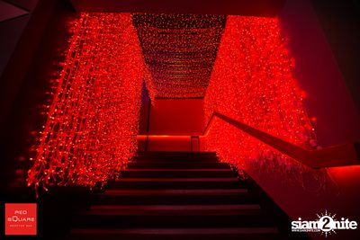 Cocktail En Rouge New Year's Eve Party ที่ RedSquare Vodka Rooftop Bar — photo 4