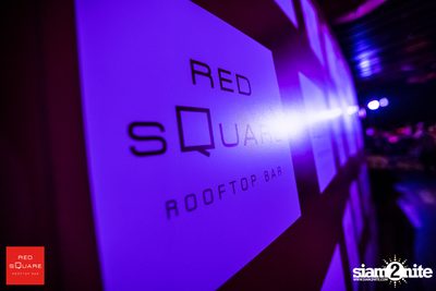 Cocktail En Rouge New Year's Eve Party ที่ RedSquare Vodka Rooftop Bar — photo 5