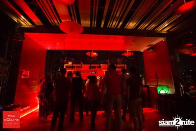 Cocktail En Rouge New Year's Eve Party ที่ RedSquare Vodka Rooftop Bar — photo 6