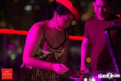 Cocktail En Rouge New Year's Eve Party ที่ RedSquare Vodka Rooftop Bar — photo 12