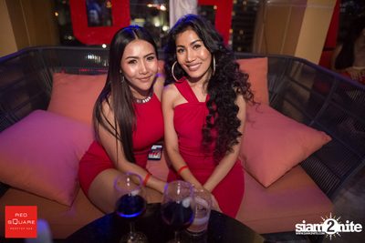 Cocktail En Rouge New Year's Eve Party ที่ RedSquare Vodka Rooftop Bar — photo 38