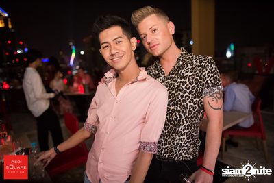 Cocktail En Rouge New Year's Eve Party ที่ RedSquare Vodka Rooftop Bar — photo 45