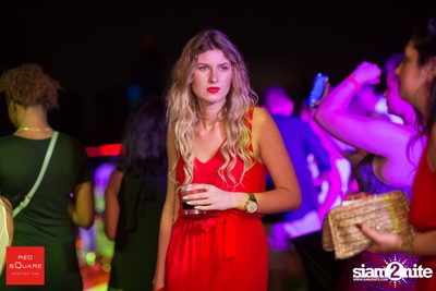 Cocktail En Rouge New Year's Eve Party ที่ RedSquare Vodka Rooftop Bar — photo 56
