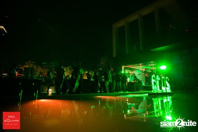 Cocktail En Rouge New Year's Eve Party ที่ RedSquare Vodka Rooftop Bar — photo 65