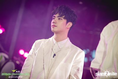 AIS Bangkok Countdown 2019 at CentralWorld — photo 4