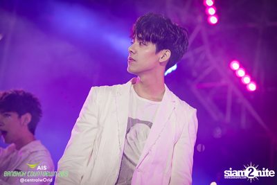AIS Bangkok Countdown 2019 at CentralWorld — photo 6
