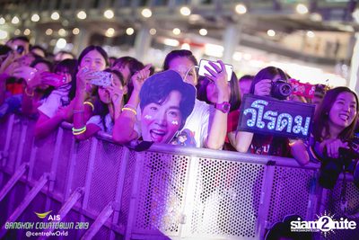 AIS Bangkok Countdown 2019 at CentralWorld — photo 11