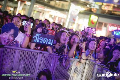 AIS Bangkok Countdown 2019 at CentralWorld — photo 12