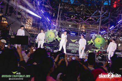 AIS Bangkok Countdown 2019 at CentralWorld — photo 13