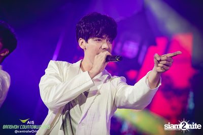 AIS Bangkok Countdown 2019 at CentralWorld — photo 17