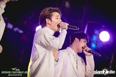AIS Bangkok Countdown 2019 at CentralWorld — photo 25