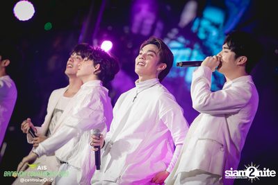 AIS Bangkok Countdown 2019 at CentralWorld — photo 29