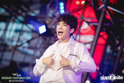 AIS Bangkok Countdown 2019 at CentralWorld — photo 38