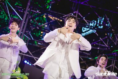 AIS Bangkok Countdown 2019 at CentralWorld — photo 42