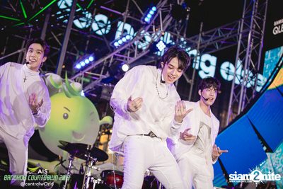 AIS Bangkok Countdown 2019 at CentralWorld — photo 43