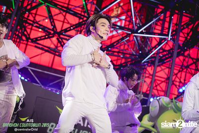 AIS Bangkok Countdown 2019 at CentralWorld — photo 44