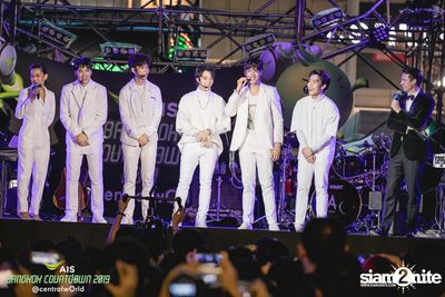 AIS Bangkok Countdown 2019 at CentralWorld — photo 48