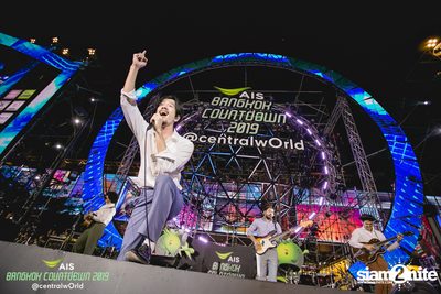 AIS Bangkok Countdown 2019 at CentralWorld — photo 65