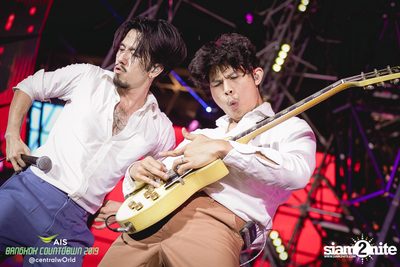 AIS Bangkok Countdown 2019 at CentralWorld — photo 88