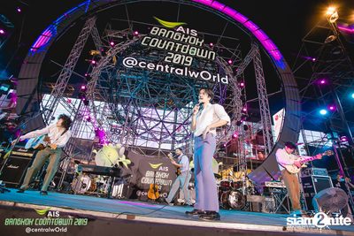 AIS Bangkok Countdown 2019 at CentralWorld — photo 92