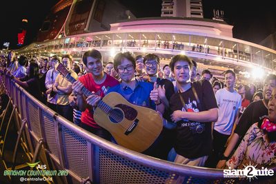 AIS Bangkok Countdown 2019 at CentralWorld — photo 105