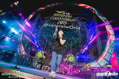 AIS Bangkok Countdown 2019 at CentralWorld — photo 110