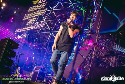 AIS Bangkok Countdown 2019 at CentralWorld — photo 117