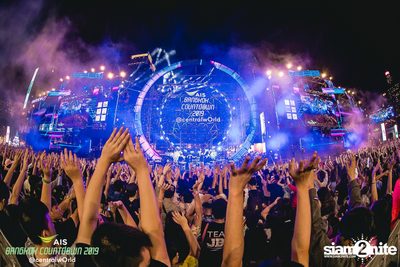 AIS Bangkok Countdown 2019 at CentralWorld — photo 124