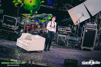 AIS Bangkok Countdown 2019 at CentralWorld — photo 304