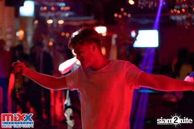 Neon BeatZ Party at MIXX Bangkok — photo 14