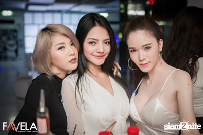 Friday Night at Favela Thonglor — photo 4