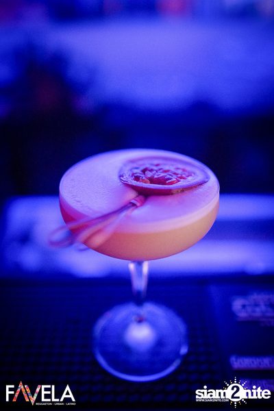 Friday Night at Favela Thonglor — photo 33
