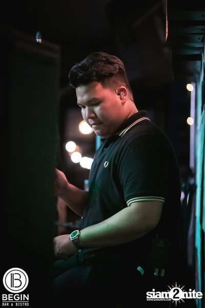 MEAN ที่ บีกิน บาร์ — photo 76