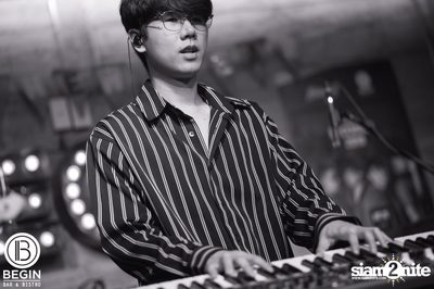 MEAN ที่ บีกิน บาร์ — photo 95