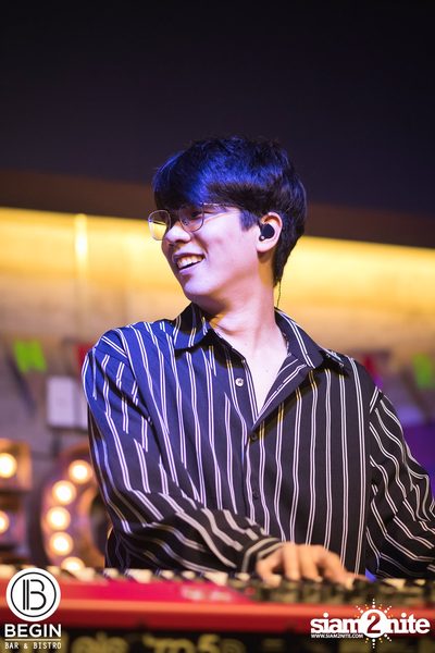 MEAN ที่ บีกิน บาร์ — photo 97