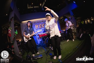 MEAN ที่ บีกิน บาร์ — photo 119