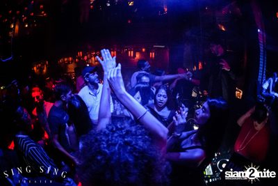 BLING IT กับ Bangkok Invaders ที่ ซิง ซิง เธียเตอร์ — photo 60