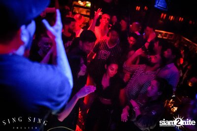 BLING IT กับ Bangkok Invaders ที่ ซิง ซิง เธียเตอร์ — photo 104
