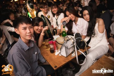 Back to School 5: Two Popetorn at 20Something Bar — photo 105