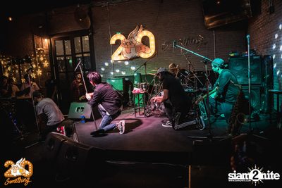 Back to School 5: Two Popetorn at 20Something Bar — photo 108